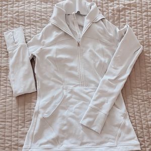 Lululemon Size 4 Pullover
